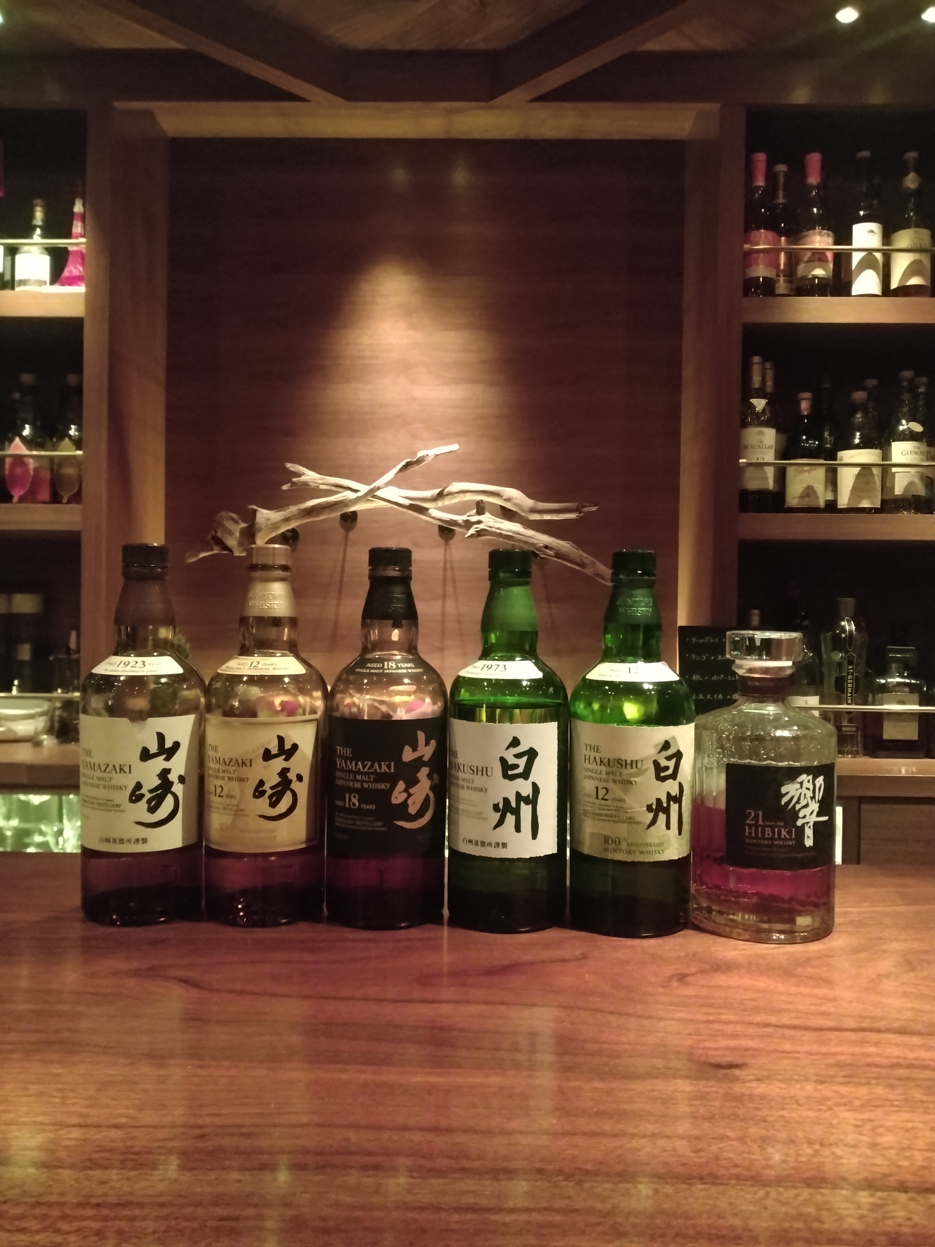 深夜の神楽坂で味わう、至福の贅沢な一杯